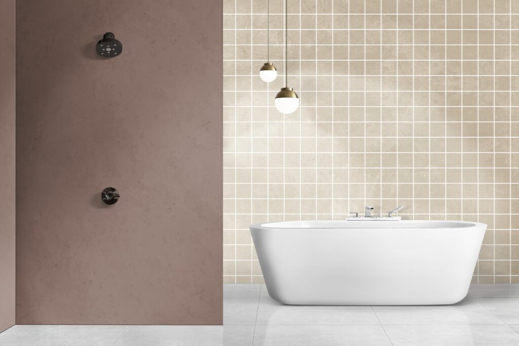 Renovering af badeværelse i Gentofte med beige mosaikfliser og fritstående badekar
