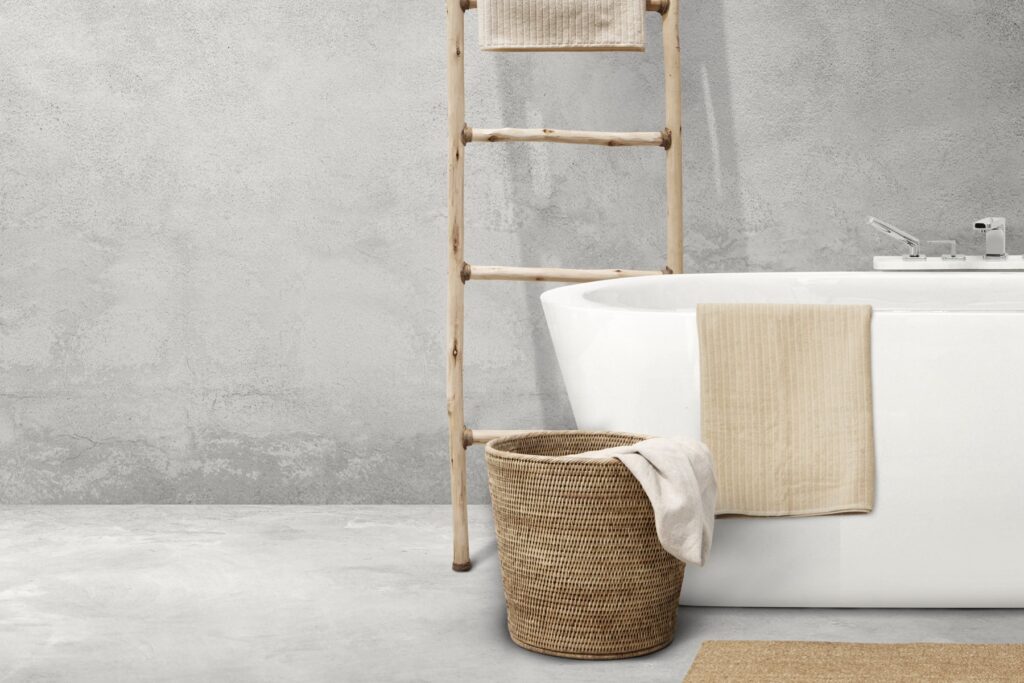 Renovering af badeværelse i Lyngby med lyse nordiske materialer